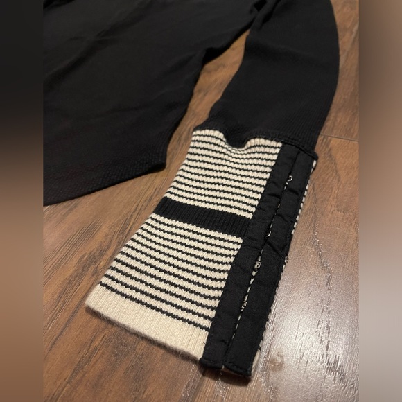 We the free long sleeve with clasps scoop neck shirt Medium black & white stripe - Picture 2 of 5